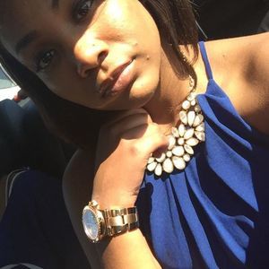 Meet your Posher, Cierra